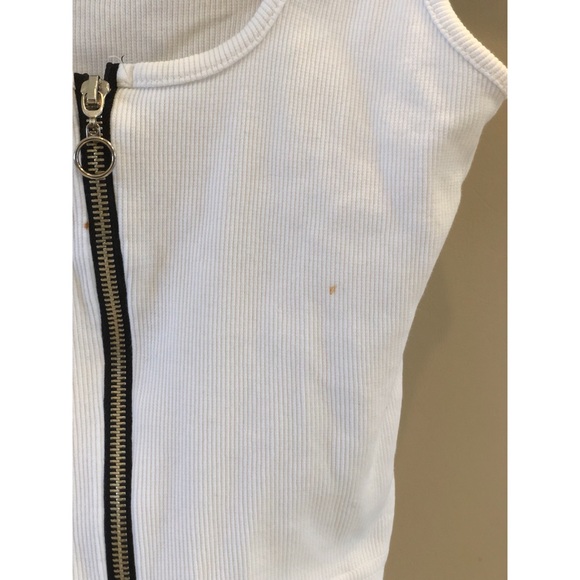 White casual crop top - Picture 2 of 3